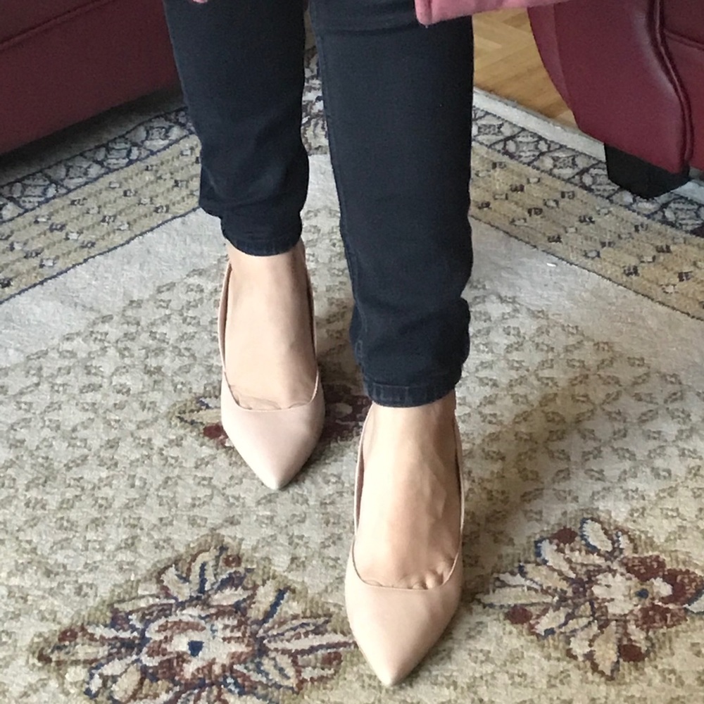 CALVIN KLEIN NUDE CLASSY HEELS